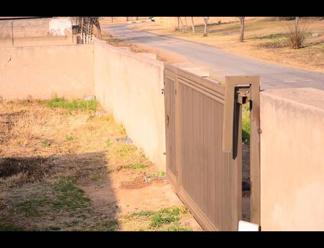 LAND FOR SALE IN UNIGRAY